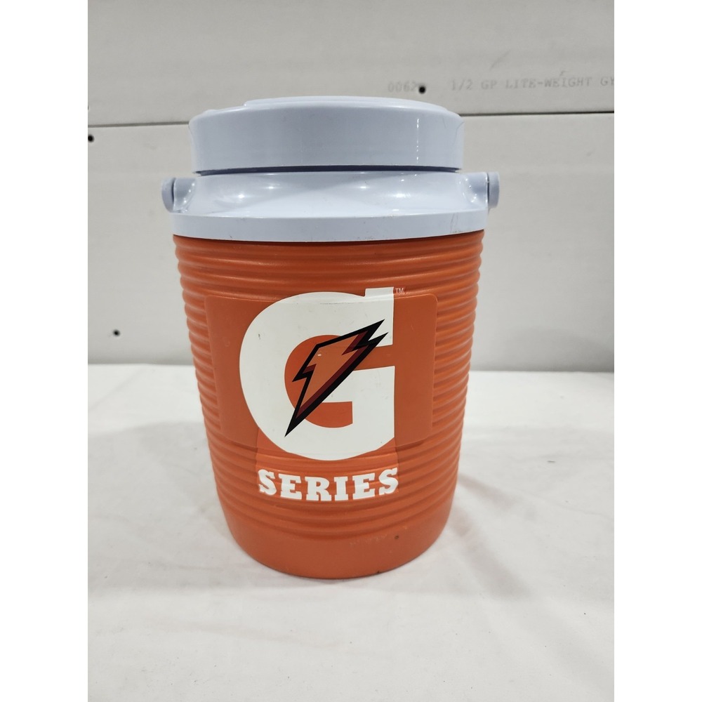 GATORADE Personal 1 Gallon Water Jug Cooler 156A 10 Made in USA by Rubbermaid